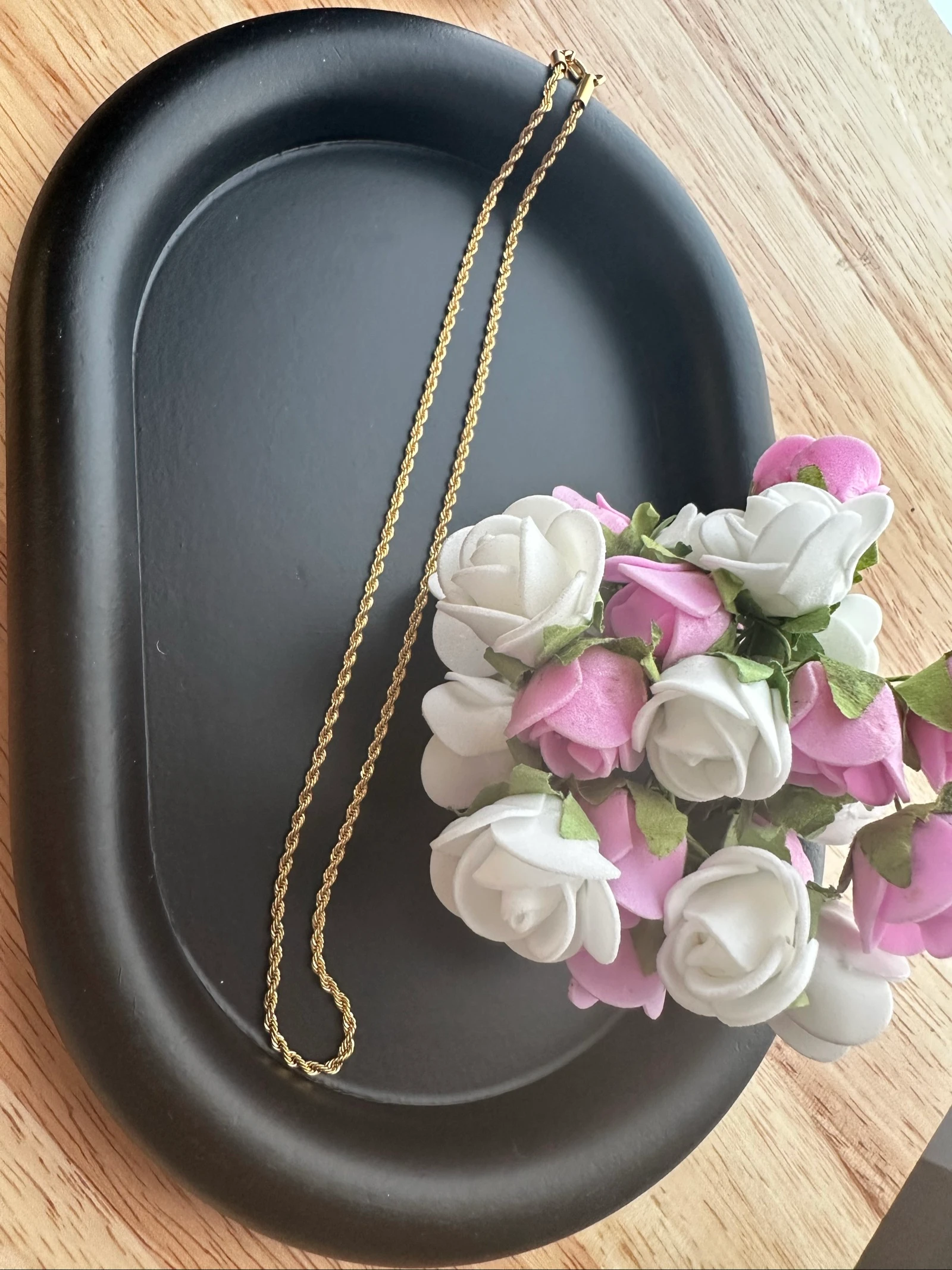 Collier chaîne torsadée dorée en acier inoxydable 304 – Neuf